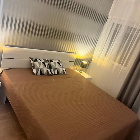 3 Barat Lejlighed Kehidakustány