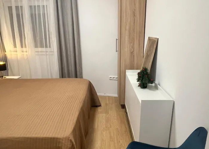 3 Barat Apartament Kehidakustány