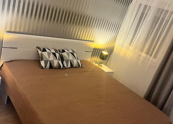 3 Barat Apartament Kehidakustány